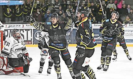 Dass die Bayreuther Eishockey-Fans n&auml;chste Saison wieder ein Oberliga-Tor bejubeln k&ouml;nnen, wird immer unwahrscheinlicher. Nun ist die Spielbetriebs GmbH ins Eigentum eines K&auml;ufers &uuml;bergegangen, der gar nicht investieren will.