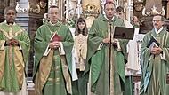 Sie feierten den Erntedankgottesdienst (von links): Vikar Lijoy Jakob, Mykola Petro Luchok, Erzbischof Gössl und Pfarrer Walter Ries.