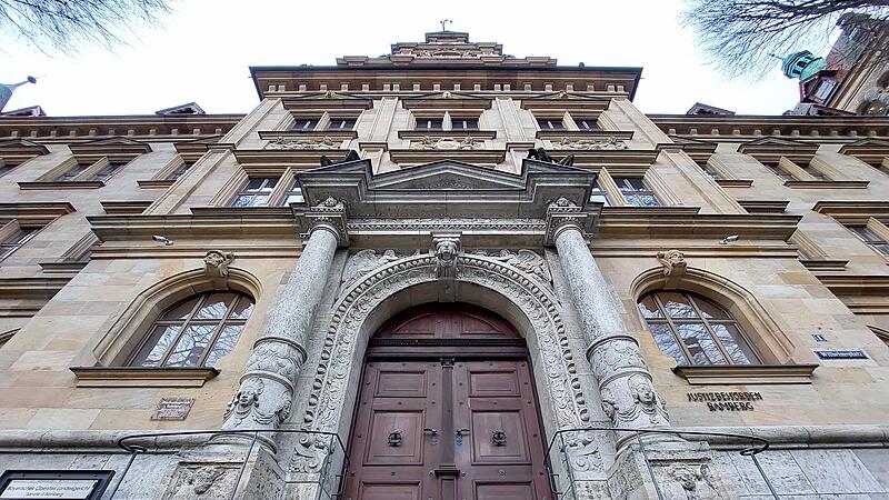 Im Fall des tragischen Baumunglücks in Weißenohe, bei welchem 2023 ein Achtjähriger gestorben ist, geht der Prozess in die nächstinstanzliche Runde am Landgericht Bamberg weiter: Nach der Verurteilung vor dem Amtsgericht Forchheim legt der Grundstückseigentümer Berufung ein.