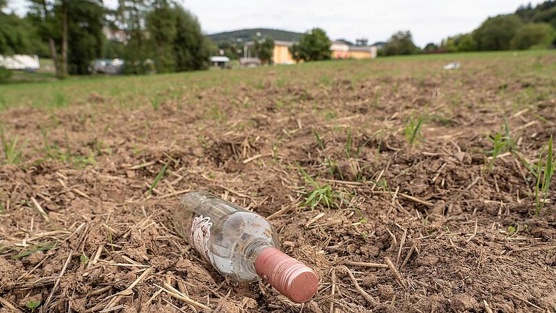 "Selbstjustiz" mit Traktor in Bad Kissingen: Wieso räumte Polizei nicht das Feld? "Selbstjustiz" mit Traktor in Bad Kissingen: Wieso räumte Polizei nicht das Feld?