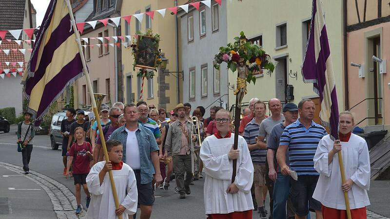167 Mal sind die Wallfahrer aus Machtilshausen zum Schutzengelmarkt nach Münnerstadt gekommen, zuletzt 2019. Der Versuch, die Wallfahrt nach Ende der Pandemie neu zu beleben, ist bislang gescheitert.