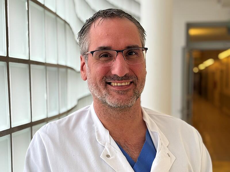 Der Münnerstädter Martin Rohracker ist Arzt und arbeitet am Klinikum Magdeburg. Am Abend des Anschlags auf den Weihnachtsmarkt im Dezember 2024 hatte er Dienst.
