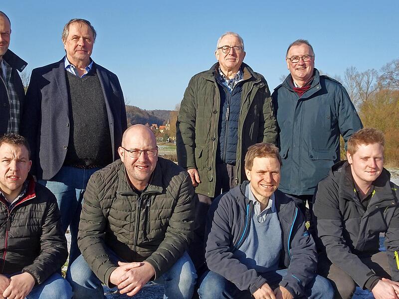 Die Kandidaten der NWG in Unterleinleiter (hinten v.&nbsp;l.): Fabian Imelia-Stielicke, Gerhard Riediger, Kunibert Eberlein, Erich Vornberger, (vorne v.&nbsp;l.) : Florian N&uuml;tzel, Thomas Ochs, Sven Wiessner und Philipp Preller.