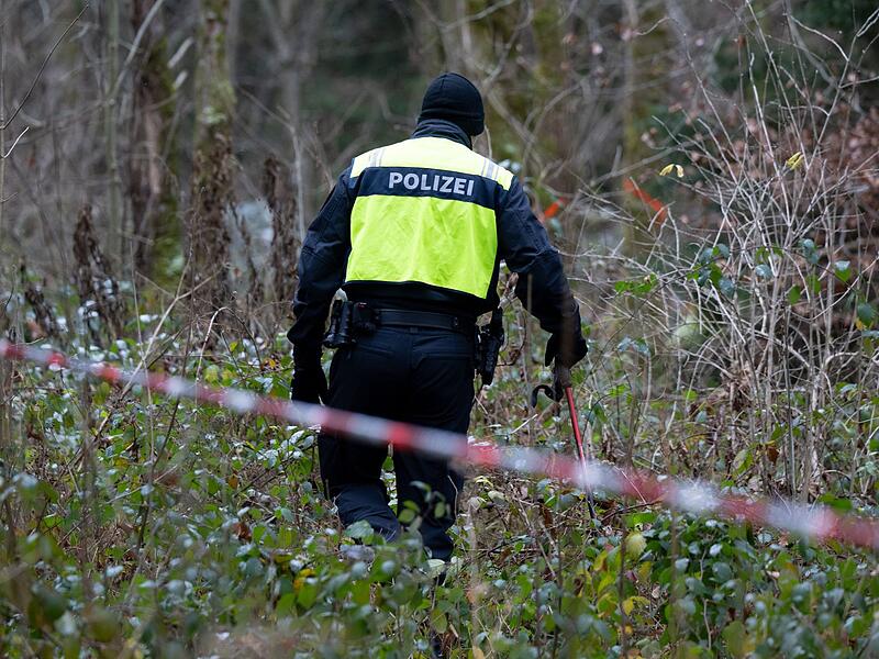 Nach dem Fund einer Frauenleiche im Wald bei München Nach dem Fund einer Frauenleiche im Wald bei München