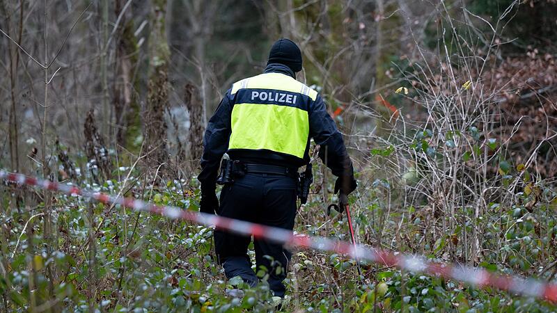 Nach dem Fund einer Frauenleiche im Wald bei München Nach dem Fund einer Frauenleiche im Wald bei München
