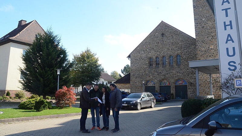 Schon l&auml;nger  besch&auml;ftigt die geplante Neugestaltung der Ortsmitte von Pressig zwischen dem Rathaus, der Kirche und der Schule den B&uuml;rgermeister, die R&auml;te und die Angeh&ouml;rigen der Gemeindeverwaltung.