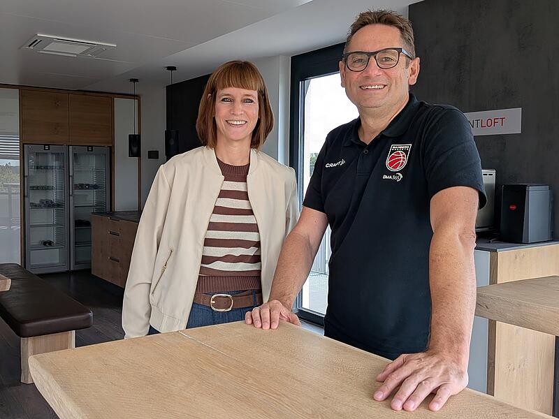 Verena Schraner und Stefan Schraner im Headquarter der Unternehmensgruppe in Eltersdorf.