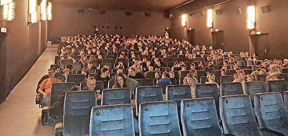 Der Feuerwehr-Nachwuchs beim Kinotag der Kreisjugendfeuerwehr Forchheim.