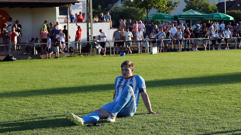 SV Hallstadt spielt gegen Sambach in Oberharnsbach Christian Fischer und der SV Hallstadt waren in ihrem Relegationsspiel gegen Lauf zu harmlos. Am Dienstag wartet mit Sambach ein Gegner, der ähnliche Probleme hat.
