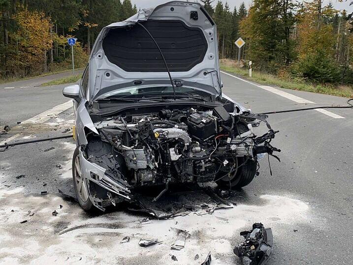 Unfall bei Ludwigsstadt: Totalschaden nach Überschlag