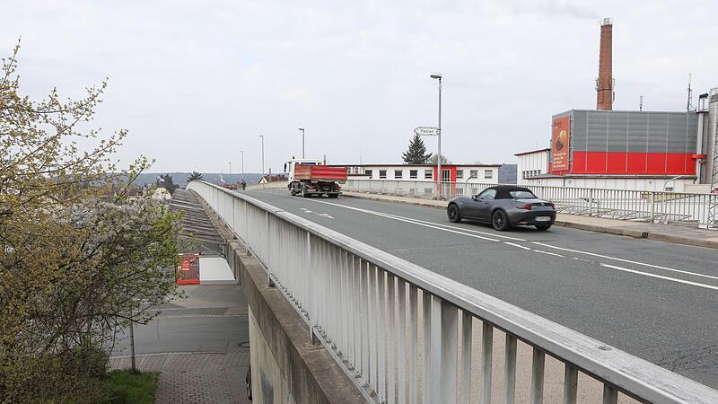 Die Forchheimer Piastenbrücke wird mindestens ein Jahr lang gesperrt sein. Der Brückenbau im Zuge des viergleisigen ICE-Ausbaus soll im August starten.Forchheim & Fränkische Schweiz