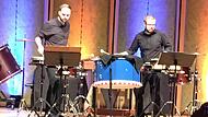 Tim Weidig und Philipp Mohr (von links) kennen sich vom Percussionsstudium. In der Coronapandemie haben sie sich ein Marimbaphon an der Hochschule „ausgeliehen“ und zu Hause geübt. Tim Weidig und Philipp Mohr (von links) kennen sich vom Percussionsstudium. In der Coronapandemie haben sie sich ein Marimbaphon an der Hochschule „ausgeliehen“ und zu Hause geübt.