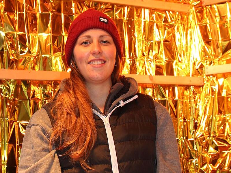 Miriam Lange verkauft auf dem Coburger Weihnachtsmarkt Schinken, alpenl&auml;ndische Wurstwaren sowie Br&uuml;sseler und franz&ouml;sische Pasteten.