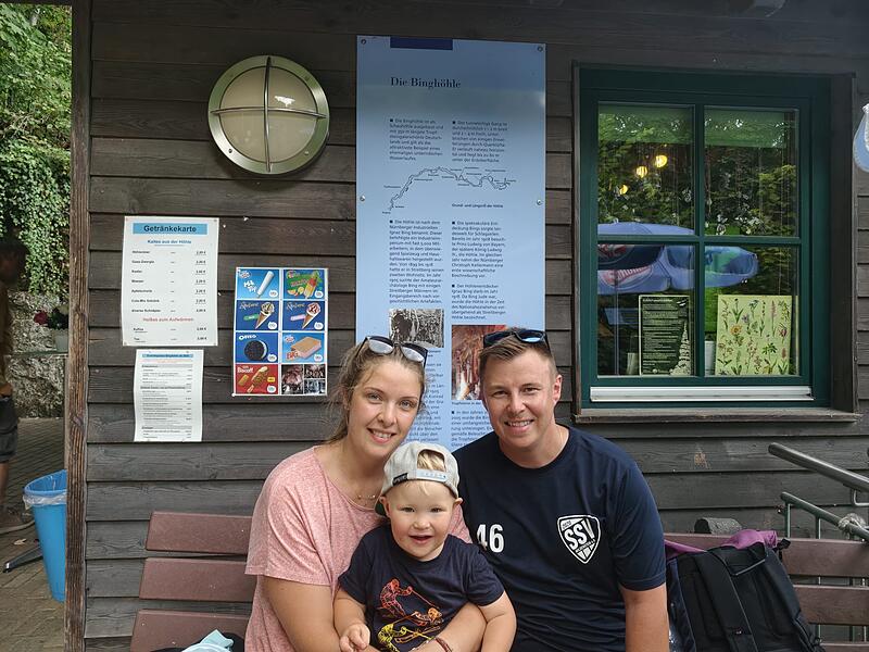Jennifer und Christopher Reiter besuchen mit ihrem Sohn die Binghöhle.Forchheim & Fränkische Schweiz Jennifer und Christopher Reiter besuchen mit ihren Sohn die Binghöhle.