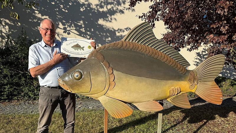 Der Leiter der H&ouml;chstadter LfL-Au&szlig;enstelle f&uuml;r Karpfenteichwirtschaft, Martin Oberle, sieht im Karpfen &bdquo;den Fisch der Zukunft".