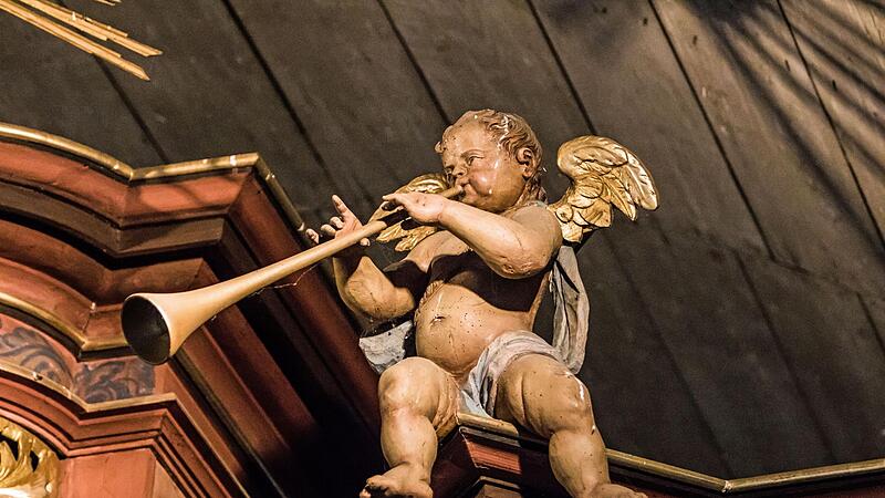 Engelfigur in der Laurentiuskirche Meeder.