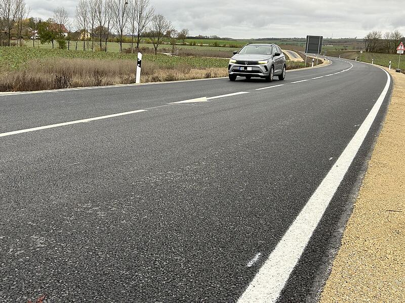 Eröffnung neue Umgehungsstraße bei CoburgEröffnung neue Umgehungsstraße bei Coburg Staatsstraße 2205 bei Coburg: Eröffnung der neuen Trasse zwischen Coburg und Wiesenfeld