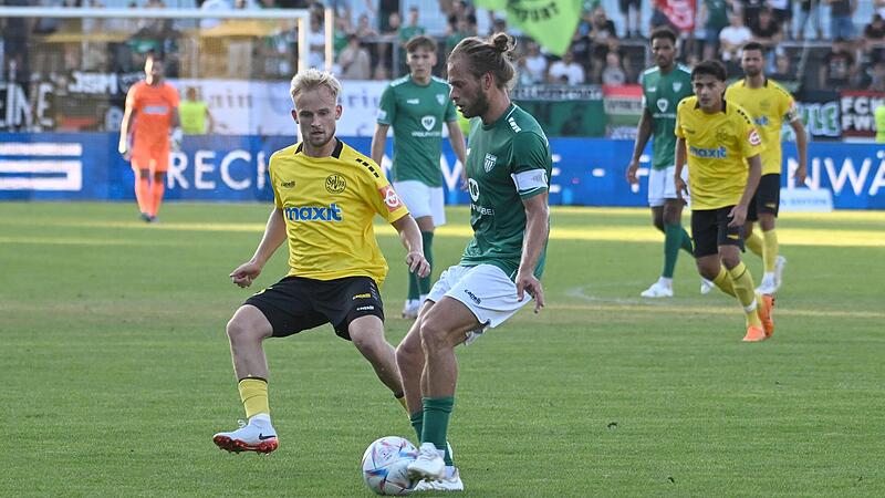 Der Ex-Altst&auml;der Kristian B&ouml;hnlein (in Gr&uuml;n) und der FC Schweinfurt 05 haben das Frankenderby bei der SpVgg Bayreuth um Marco Zietsch mit 1:0 gewonnen.
