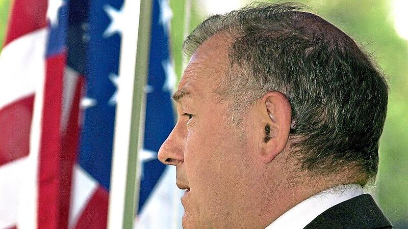 G&uuml;nther Beckstein (CSU) war von 1993 bis 2007 bayerischer Innenminister. Am ersten Jahrestag des Attentats sprach vor dem US-Generalkonsulat in M&uuml;nchen. dpa-Archiv