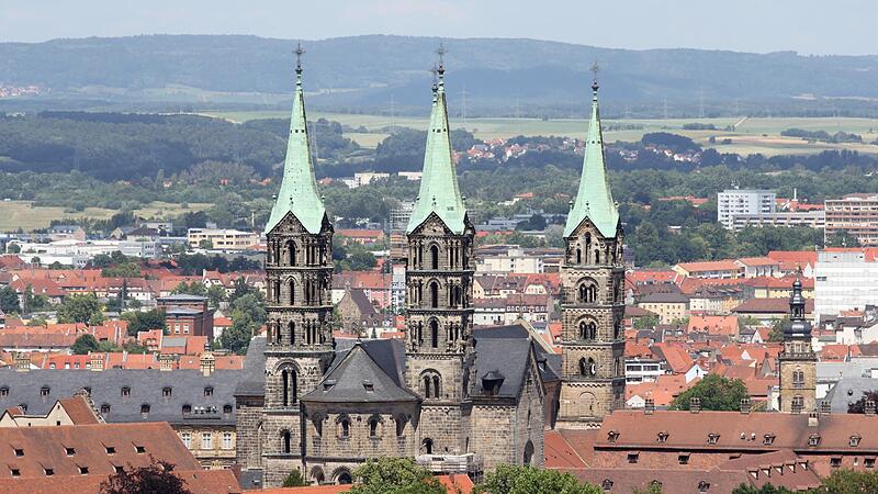 Der Bamberger Dom hat sich in seiner architektonischen Gestalt fast unverändert bis heute erhalten. Der Bamberger Dom hat sich in seiner architektonischen Gestalt fast unverändert bis heute erhalten.