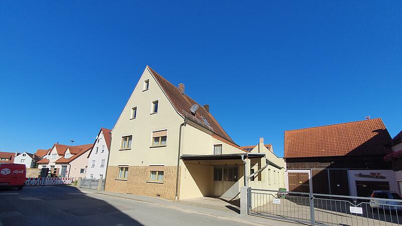 Das Wohnhaus des beschuldigten 48-J&auml;hrigen in Kalchreuth. Er ist Gesch&auml;ftspartner des ehemaligen Lebensgef&auml;hrten der vermissten und mutma&szlig;lich ermordeten Alexandra R.