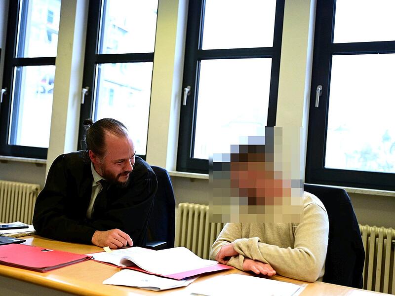 Rechtsanwalt Christian Barthelmes aus Bamberg und der Angeklagte