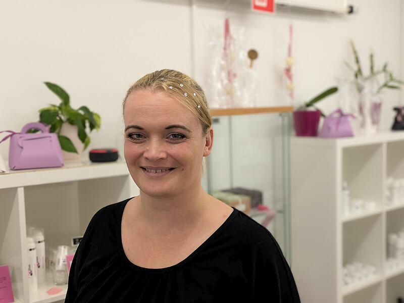 Miriam Städtler freut sich schon auf viele Kinder in ihrem Kosmetikstudio.Winterliche Events in Forchheim