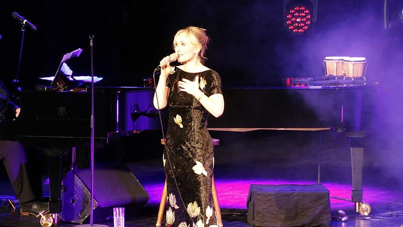 Katharine Mehrling spricht sich f&uuml;r Zusammenhalt gegen rechte Politik aus