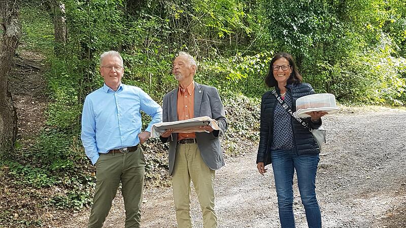 Anlieferung der Kuchenb&auml;cker &ndash; denn ohne freiwillige Helfer geht nichts.