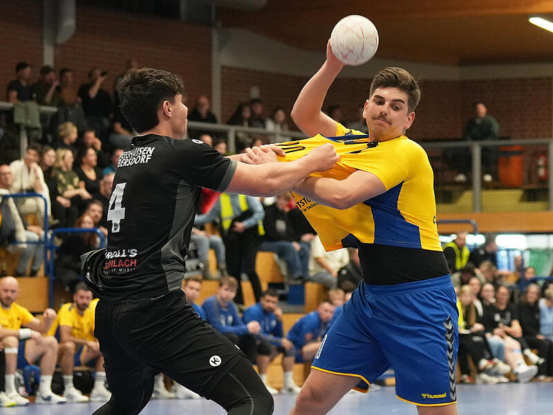 Die Kunstadter um  Niklas Hofknecht (r.) k&ouml;nnten mit einem Sieg die Meistertr&auml;ume der HSG und Lukas Marinos eventuell  schon am Sonntag zu Nichte machen.