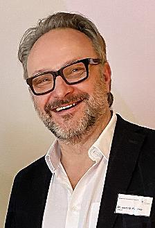 Der neue Chefarzt Dr. Ulrich Kastner Der neue Chefarzt Dr. Ulrich Kastner