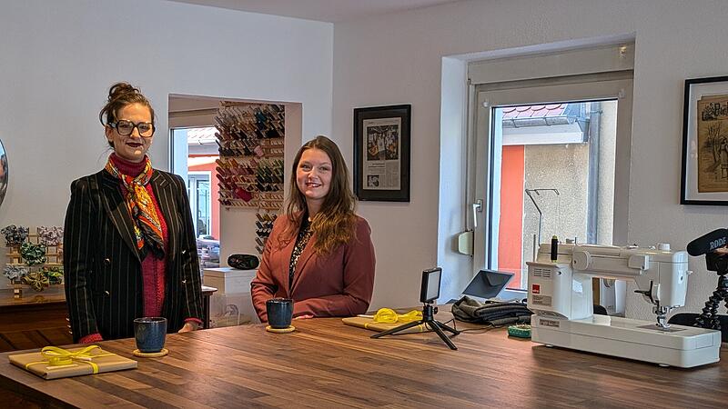 Aline Mo&szlig;mann (links) und C&eacute;line Wernet wollen mit ihrem innovativen Konzept in der Herzogenaurach Hauptstra&szlig;e durchstarten.
