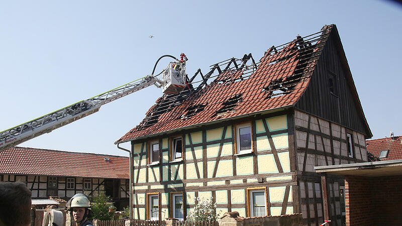 In Heldritt hat am Donnerstagvormittag der Dachstuhl eines Wohnhauses gebrannt.