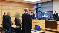 Mann wegen Brand mit Todesfolge durch Silvesterrakete vor Gericht Mann wegen Brand mit Todesfolge durch Silvesterrakete vor Gericht