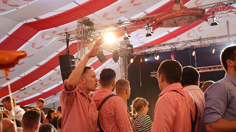 Nicht nur die Bierfest-Besucher hatten ihren Spa&szlig; im Stadel, auch das Coronavirus konnte sich dort austoben.