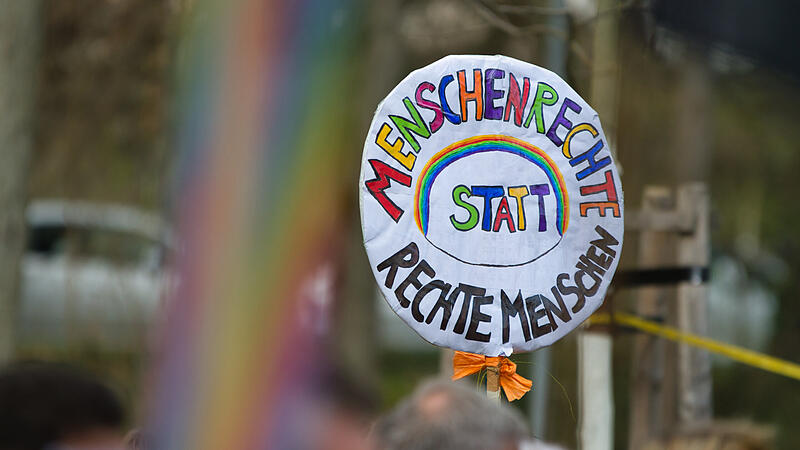 Die CSU sieht sich von den Veranstaltern der zweiten Kundgebung gegen Rechts in die falsche Ecke gedr&auml;ngt.