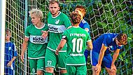 Simon Pfadenhauer, Rico Nassel und Noah Schorn (von links) feiern den Friesener Treffer zum 2:1. Heinrich Wei&szlig;