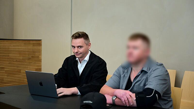 Rechtsanwalt Martin Jotschke aus Bamberg und der Angeklagte im Amtsgericht in Erlangen.Forchheim & Fränkische Schweiz Rechtsanwalt Martin Jotschke aus Bamberg und der Angeklagte im Amtsgericht in Erlangen.