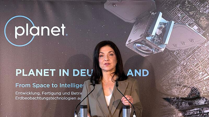 Planet Labs startet Satellitenproduktion in Berlin Planet Labs startet Satellitenproduktion in Berlin