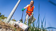 Nicht nur zum World Cleanup Day zieht Karin Hof-Sch&uuml;&szlig;ler von Forchheim for Future los, um M&uuml;ll zu sammeln.   Denn M&uuml;ll gibt es das ganze Jahr &uuml;ber genug.