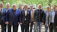 Der Vorstand und die Kassenpr&uuml;fer: Alexander Brehm, Wolfgang Dratz, Franz Streit, Prof. J&uuml;rgen Gschossmann, Gregor Scheller, Oliver Amon, Andreas Rudl, Bernhard Drummer, Sven Oelkers (von links)