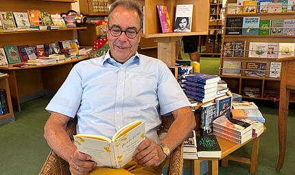 Lesen macht gl&uuml;cklich: Buchh&auml;ndler Christian Schmidt aus Adelsdorf unterst&uuml;tzt das Erlanger Poetenfest.