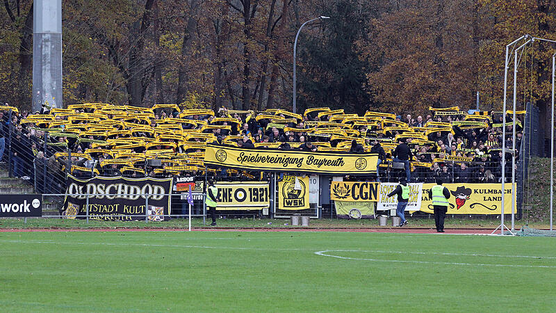 Die Fans der SpVgg Bayreuth brachten eine Choreo mit.
