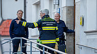 Schon seit Längerem in Aservatenkammer: Spezialkräfte der Feuerwehr untersuchen Paket auf Polizeidienststelle