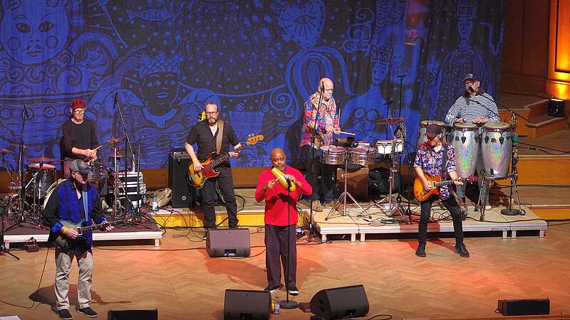 Das Tributeprojekt „The Magic of Santana“ sorgte für ein fulminantes Konzert.