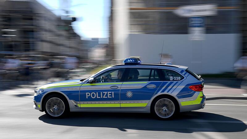 Polizeiauto mit Blaulicht in M&uuml;nchen