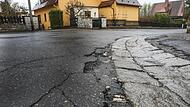 Straßenschäden wie hier in der St.-Georg-Straße gibt es in Höchstadt vierlerorts. Straßenschäden wie hier in der St.-Georg-Straße gibt es in Höchstadt vierlerorts.