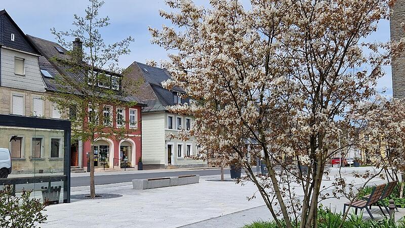 Der Stadtkern von Teuschnitz hat sich zugleich hübsch und funktional entwickelt. Der Stadtkern von Teuschnitz hat sich zugleich hübsch und funktional entwickelt.