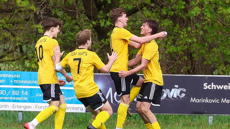 Vor der Halbzeit gibt es f&uuml;r die K&uuml;pser Grund zum Jubeln: Sie haben nach einem R&uuml;ckstand gegen Stockheim das Spiel gedreht. &ndash; und es schlie&szlig;lich sogar gewonnen.