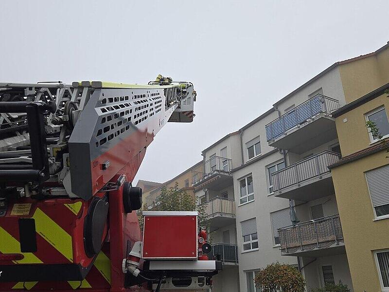 Balkonbrand in Bamberg: Feuerwehr verhindert größere Ausbreitung Balkonbrand in Bamberg: Feuerwehr verhindert größere Ausbreitung